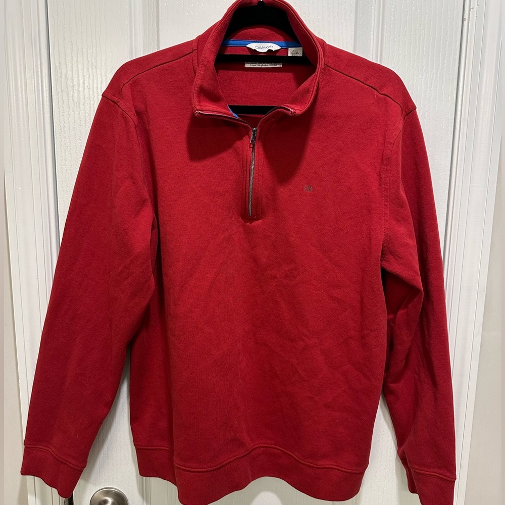 Calvin Klein 1/4 Zip Mens Red Top
Size Large
EUC